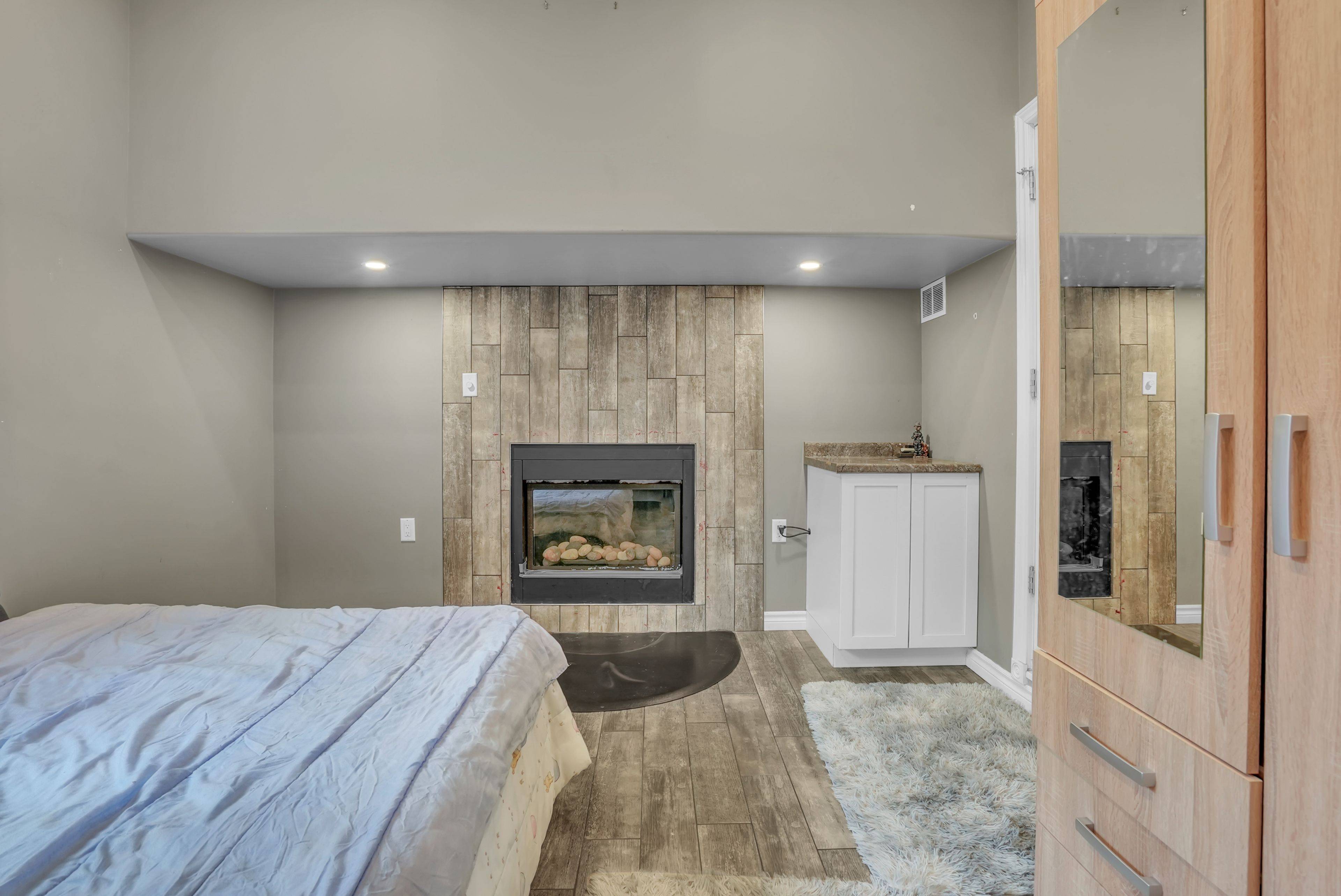 Barrie, ON L4M 5X2,30 Rosenfeld DR