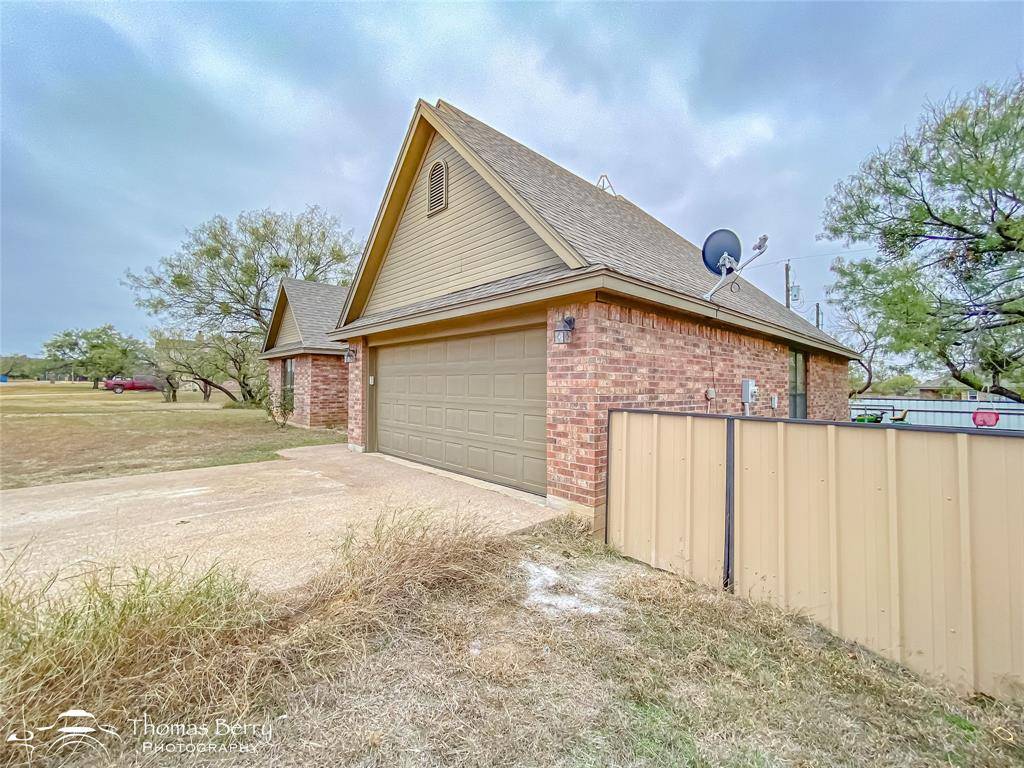 Baird, TX 79504,1409 Mesa Drive