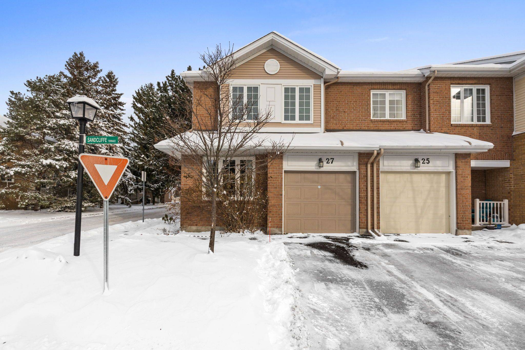 South Of Baseline To Knoxdale, ON K2G 5Y2,27 Sandcliffe TER