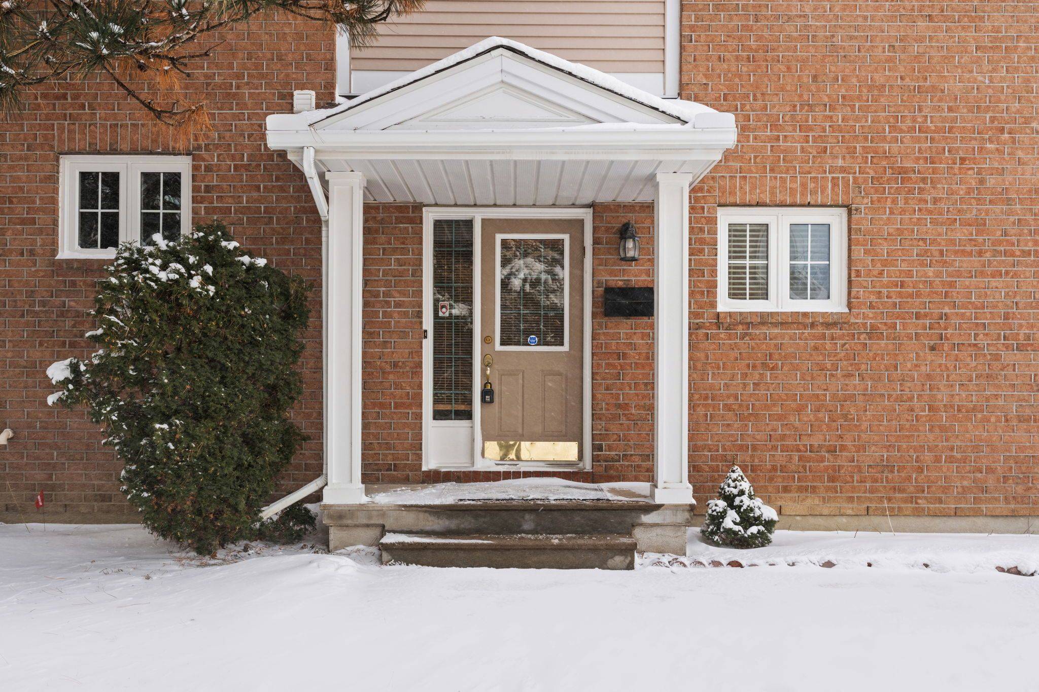 South Of Baseline To Knoxdale, ON K2G 5Y2,27 Sandcliffe TER