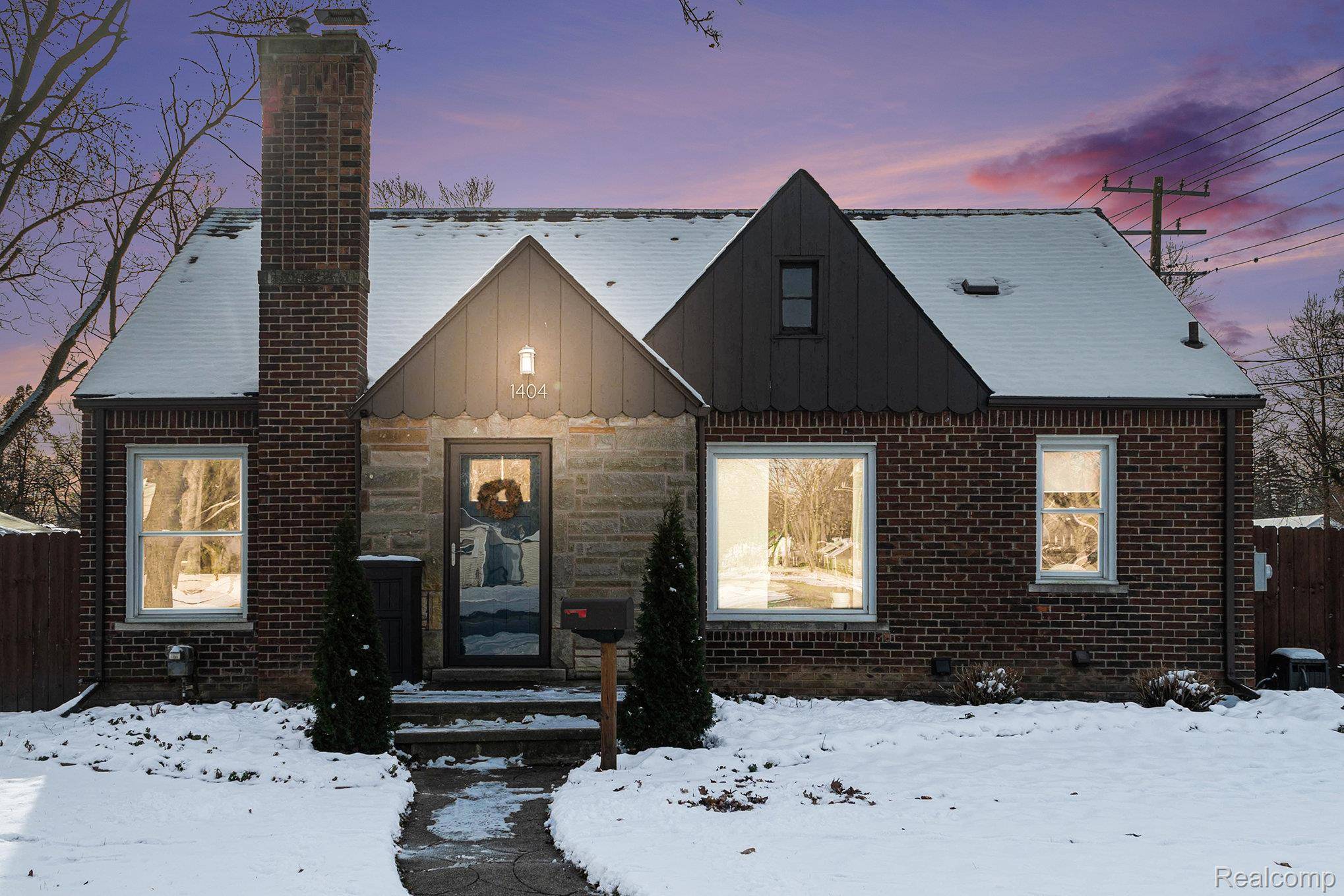 Royal Oak, MI 48073,1404 E 14 Mile RD