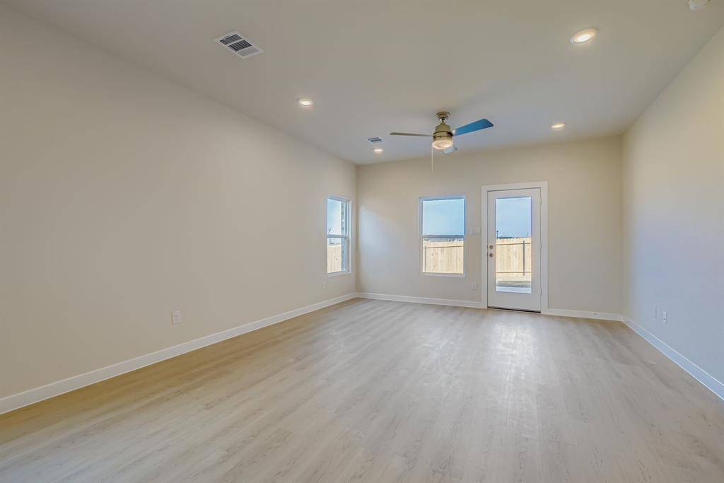 Ferris, TX 75125,465 Suffolk Drive