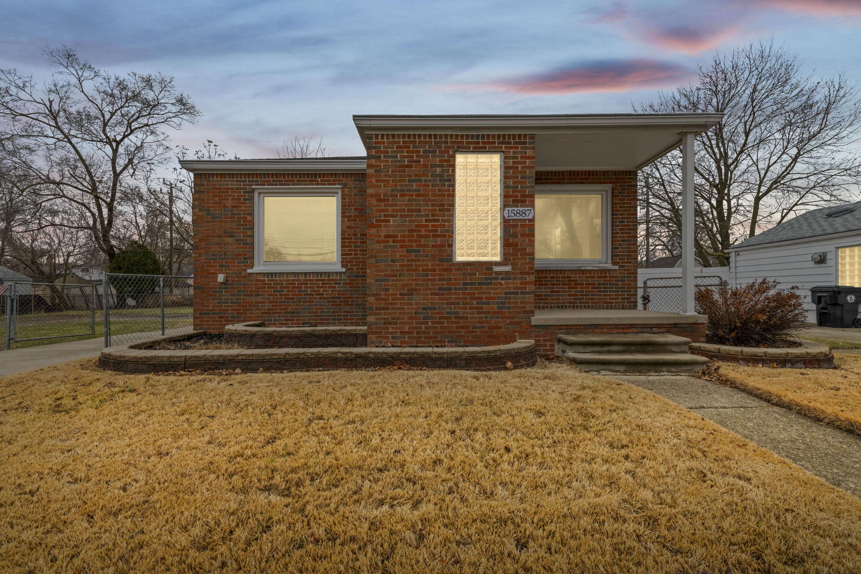 Redford, MI 48239,15887 Beech Daly