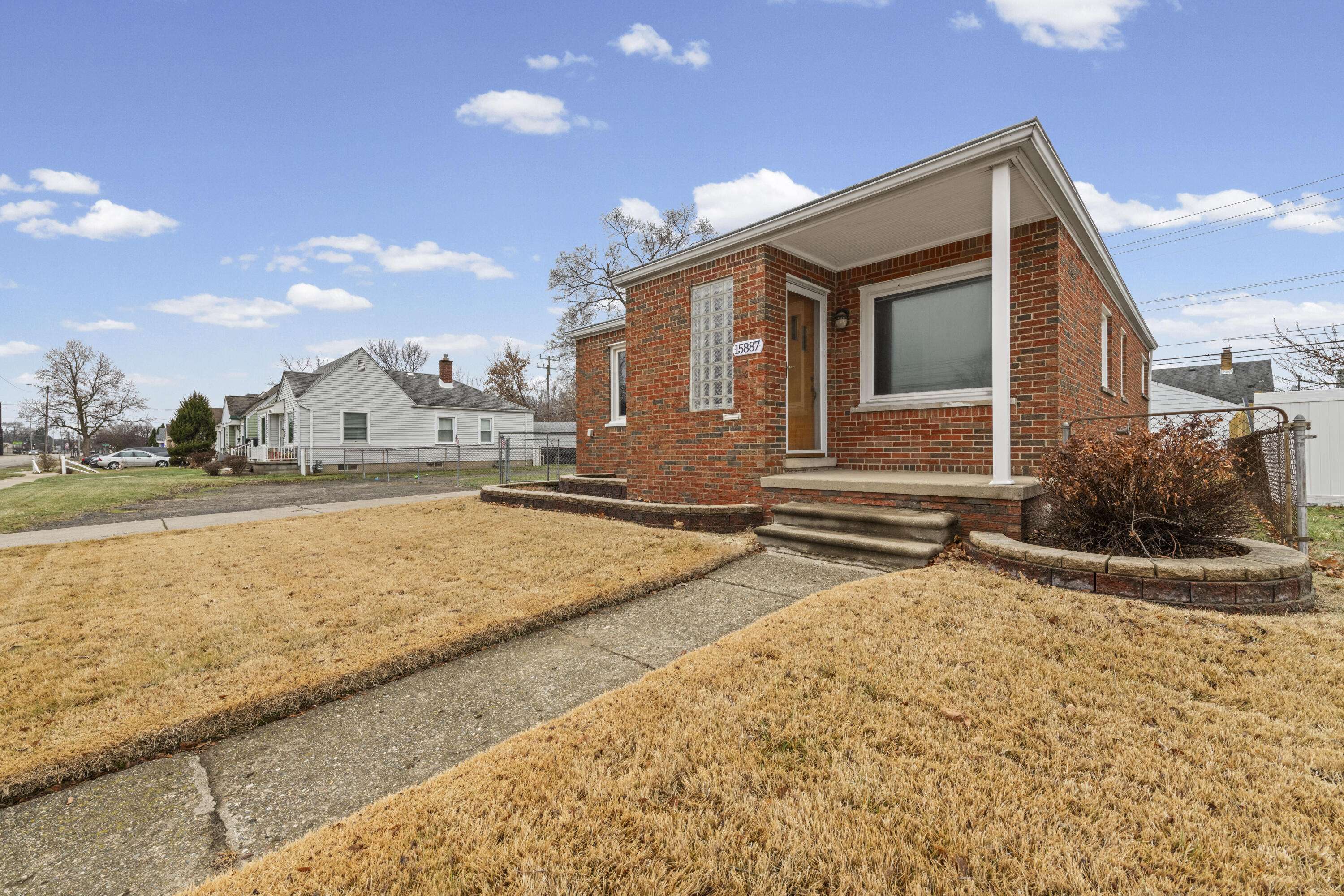 Redford, MI 48239,15887 Beech Daly