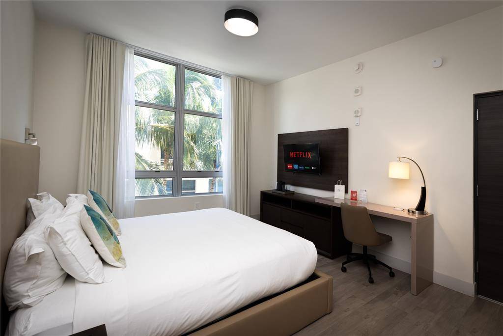 Hollywood, FL 33019,777 N Ocean Dr #S303