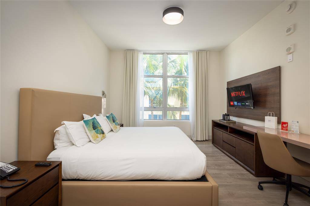 Hollywood, FL 33019,777 N Ocean Dr #S303