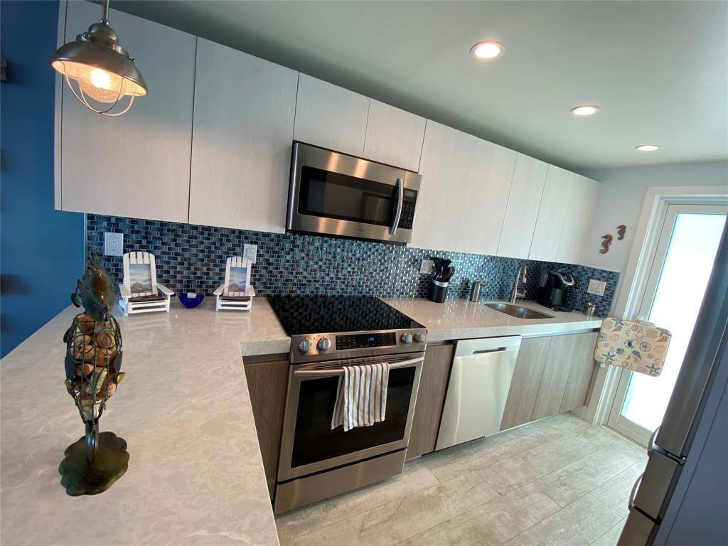 Deerfield Beach, FL 33441,333 NE 21st Ave #1216