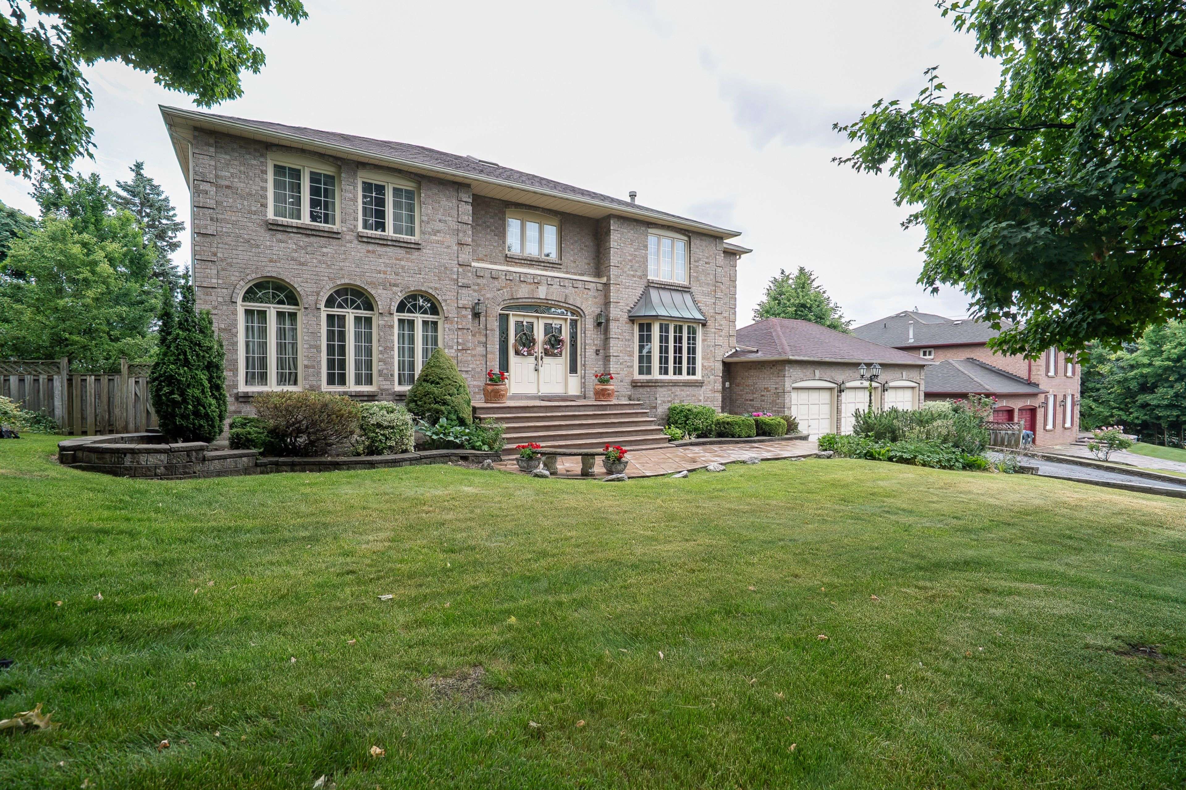 Brampton, ON L6Z 0C2,503 Conservation DR