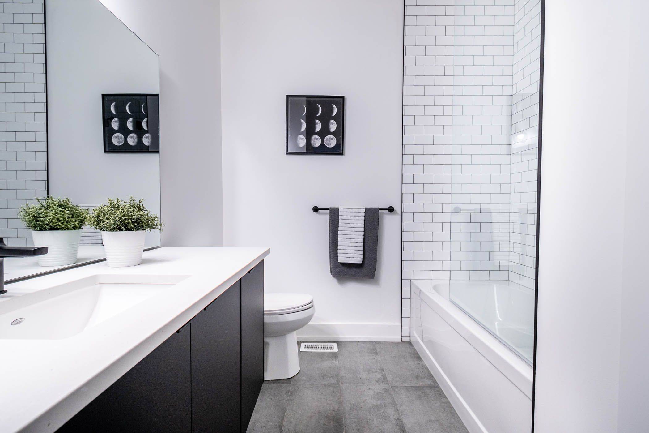 Pelham, ON L3C 3C3,8 Stickles ST