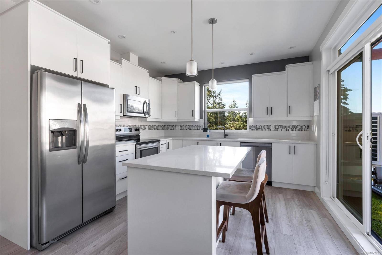 Langford, BC V9B 3X4,2783 Strathmore Rd #401