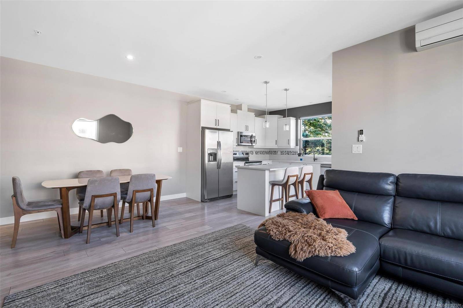 Langford, BC V9B 3X4,2783 Strathmore Rd #401