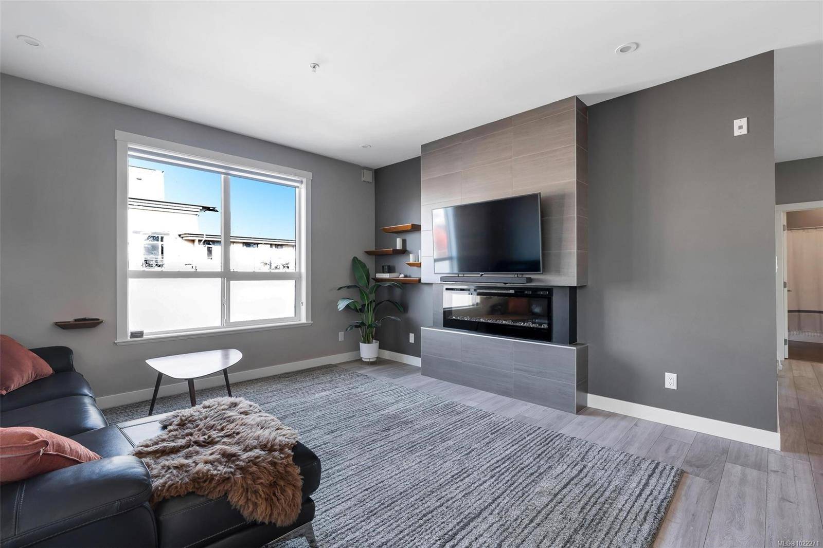 Langford, BC V9B 3X4,2783 Strathmore Rd #401