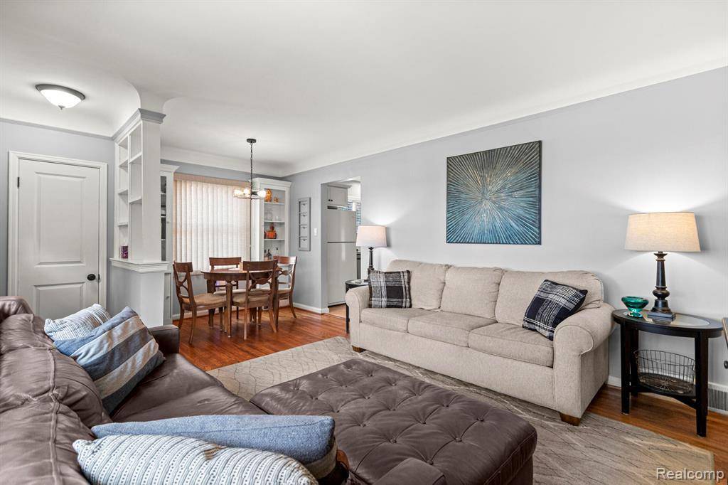 Dearborn, MI 48124,3131 Pelham RD