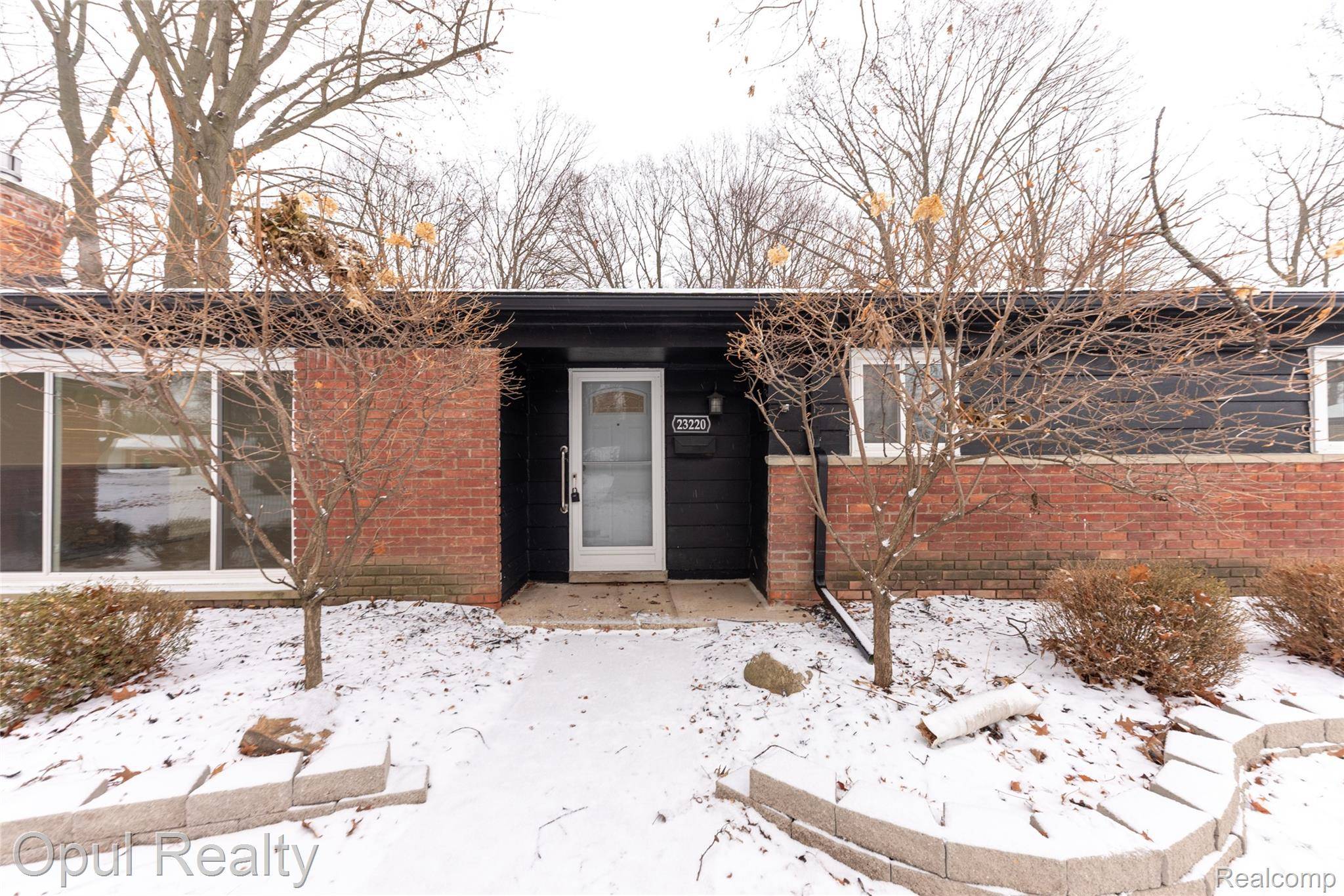 Farmington, MI 48335,23220 Fleming DR