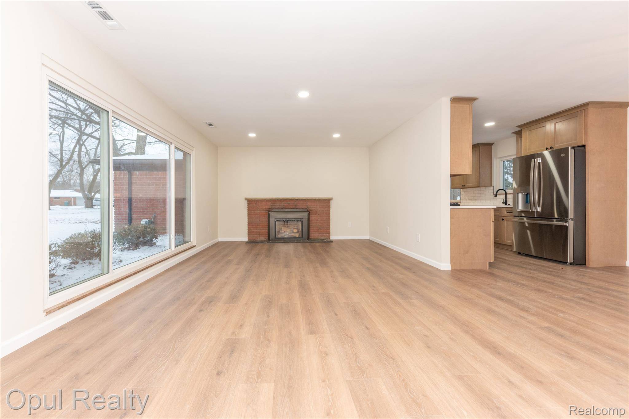 Farmington, MI 48335,23220 Fleming DR