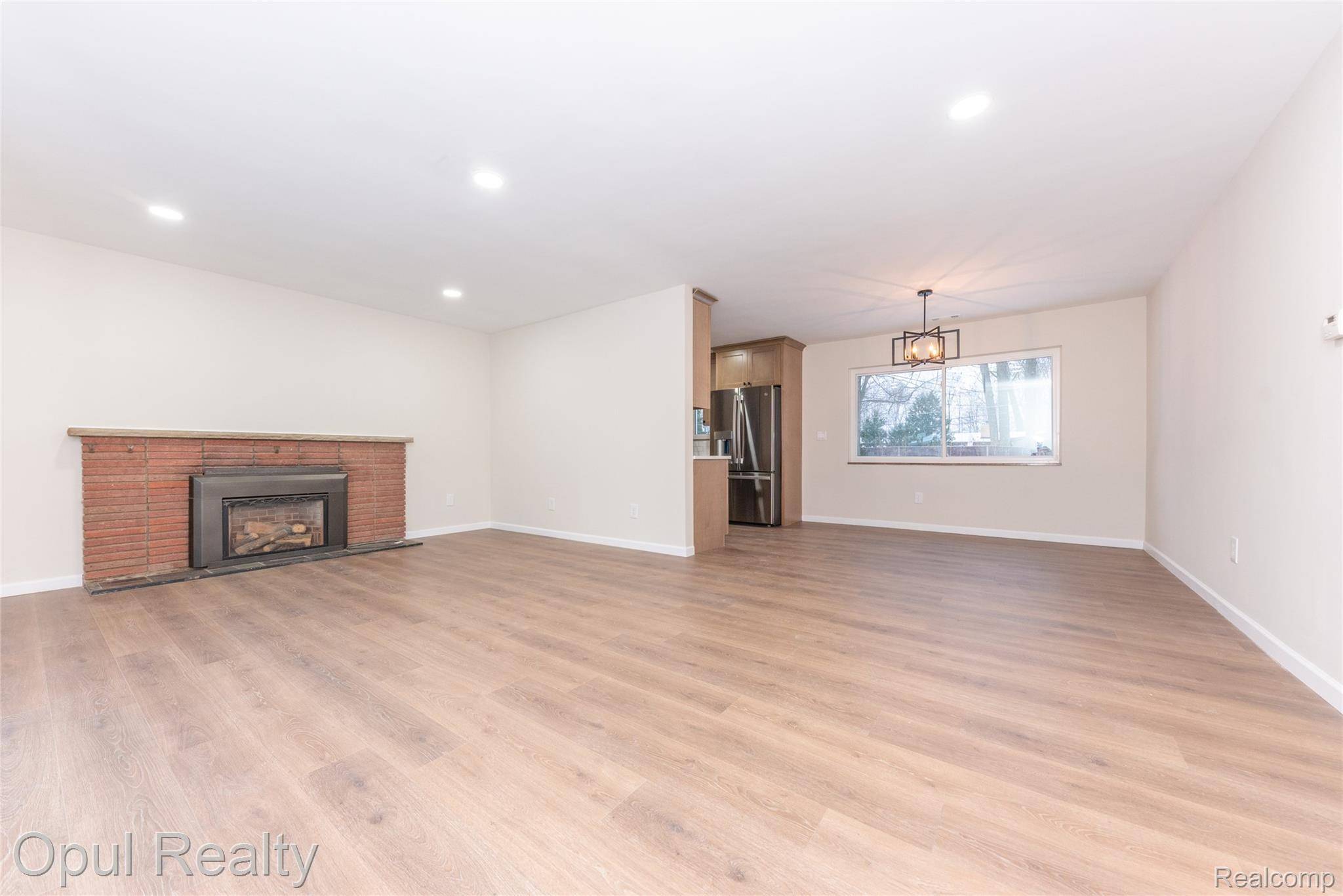 Farmington, MI 48335,23220 Fleming DR