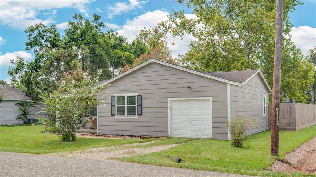 Brazoria, TX 77422,230 2nd Street