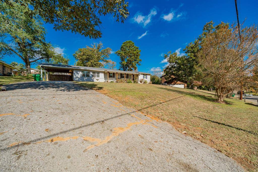 Palestine, TX 75801,207 Inwood Drive