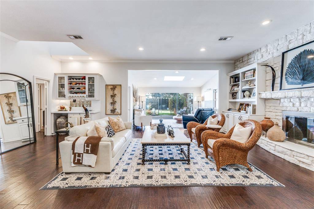 Dallas, TX 75243,9743 Trevor Drive