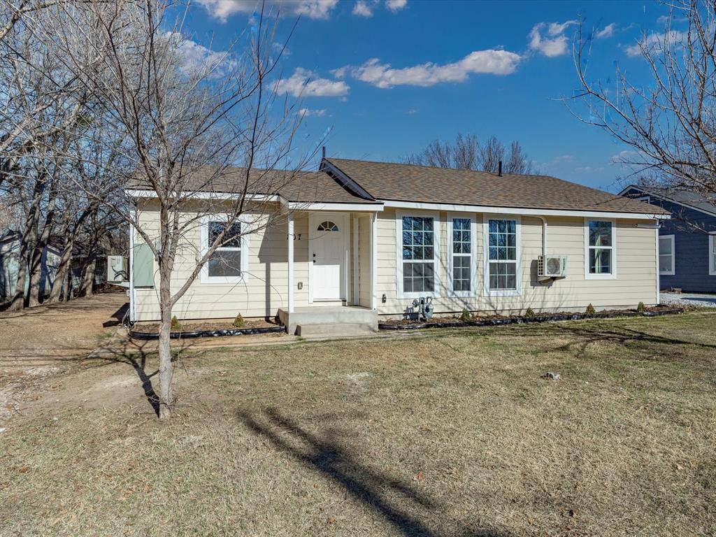 Bowie, TX 76230,807 Adkins Street