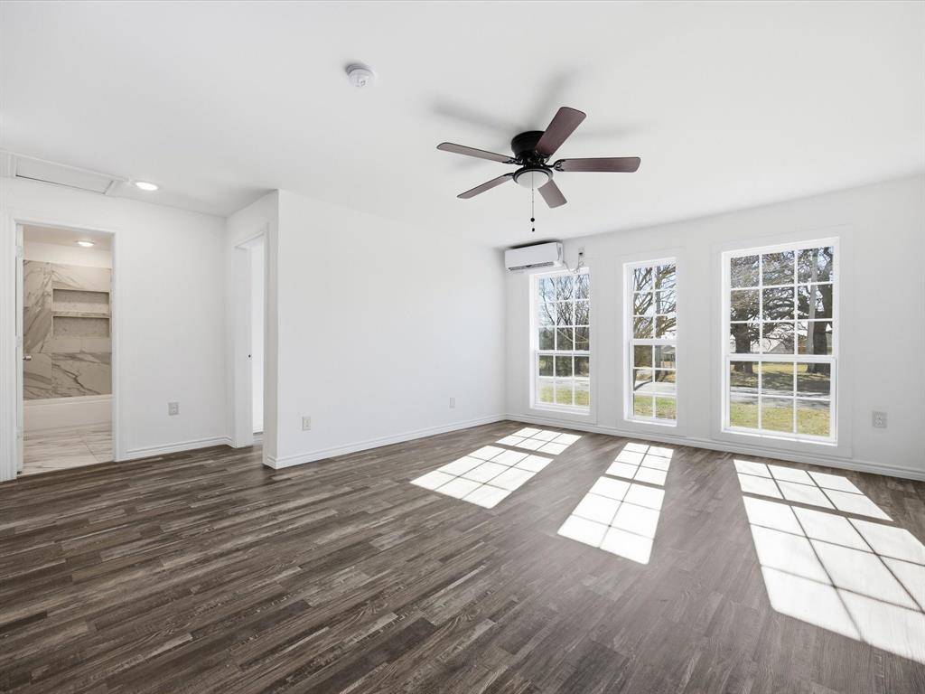 Bowie, TX 76230,807 Adkins Street