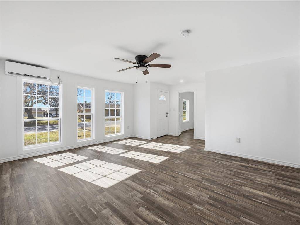 Bowie, TX 76230,807 Adkins Street