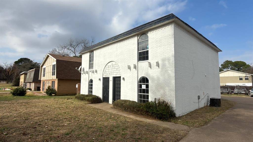 Arlington, TX 76012,1907 Nolen Court