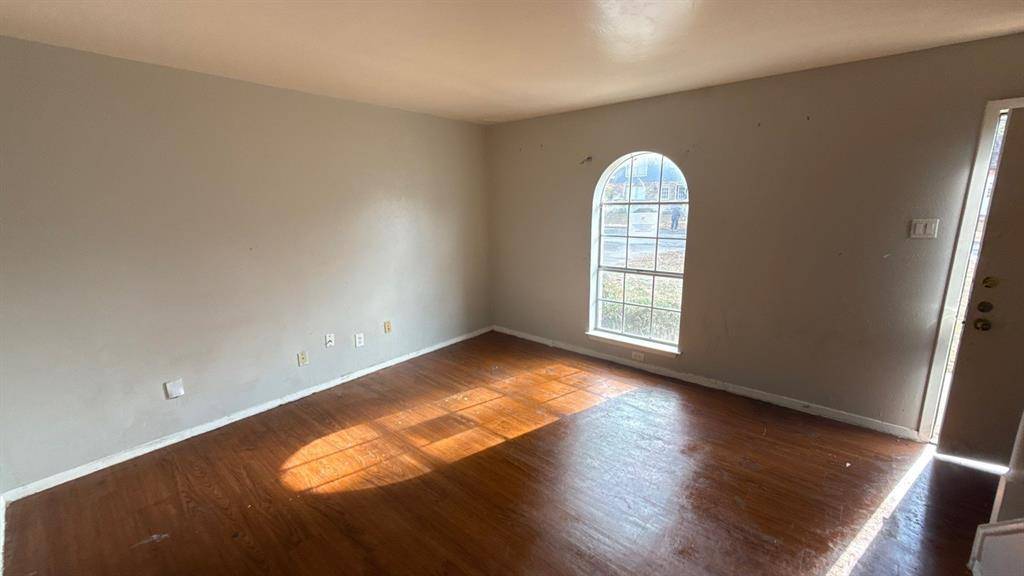 Arlington, TX 76012,1907 Nolen Court