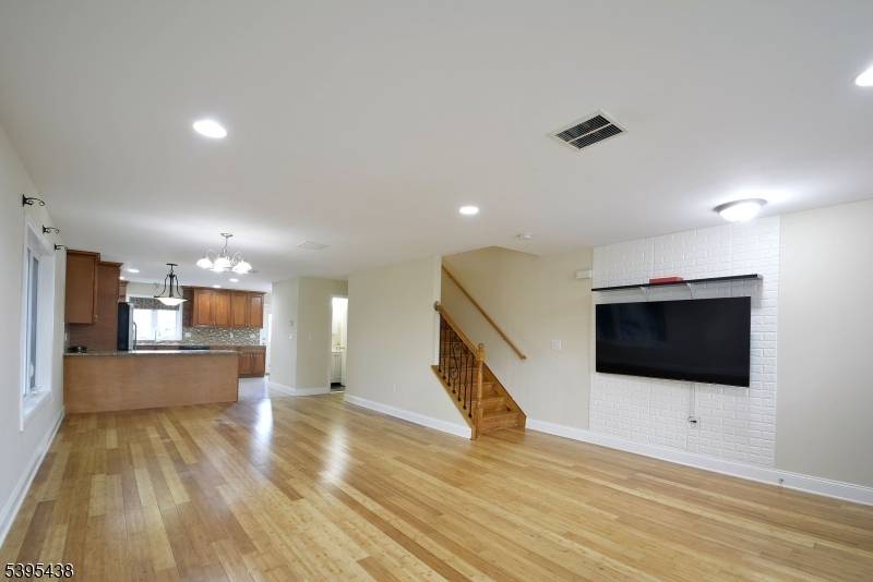 Hackensack City, NJ 07601,12 Pulaski Pl