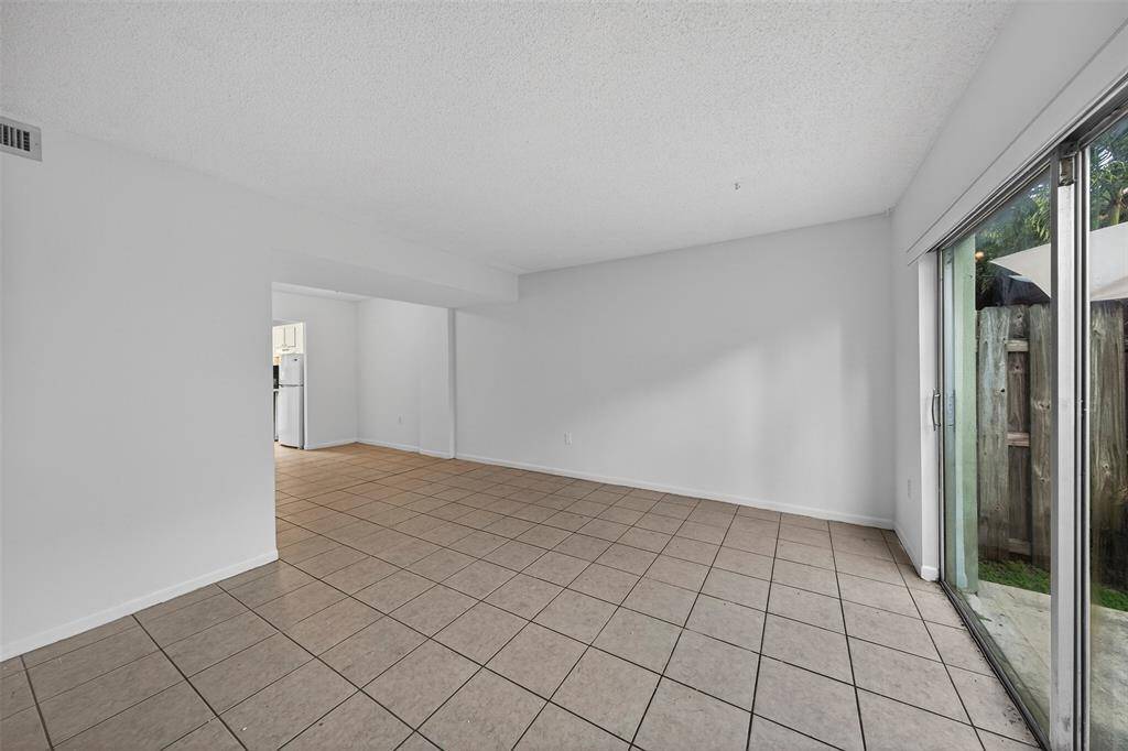 Oakland Park, FL 33311,809 W Oakland Park Blvd #J5