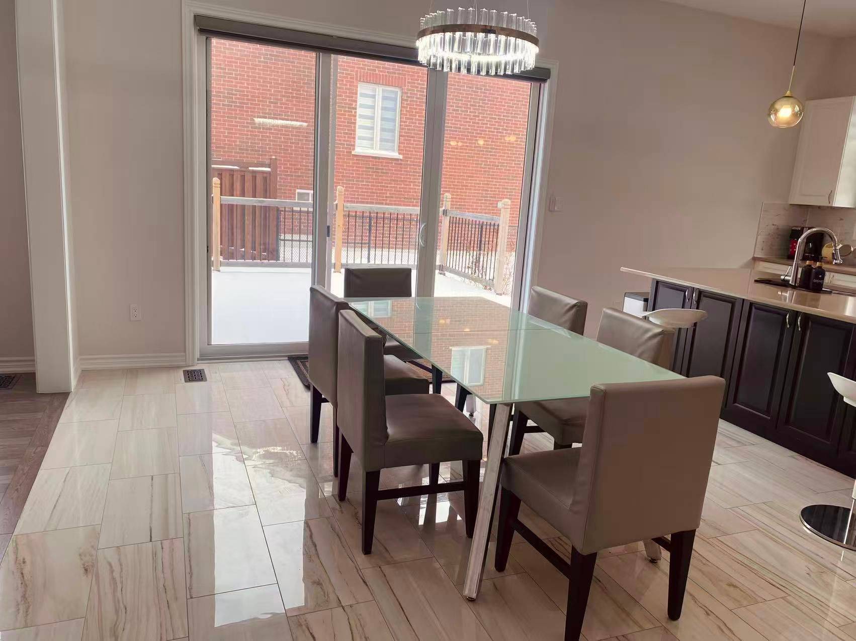 Newmarket, ON L3Y 0E2,123 Mitchell PL