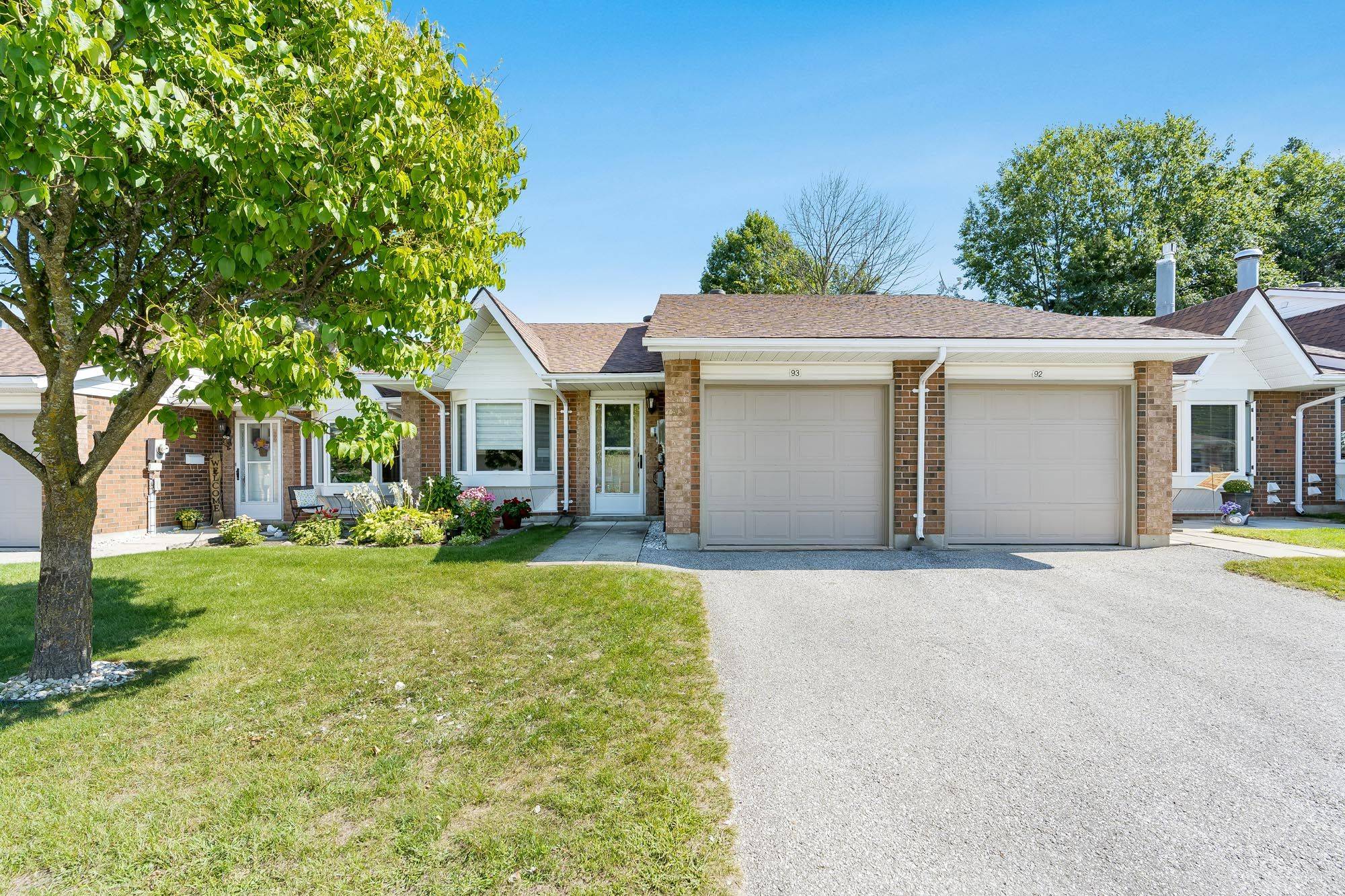 Midland, ON L4R 5B7,696 King ST #93