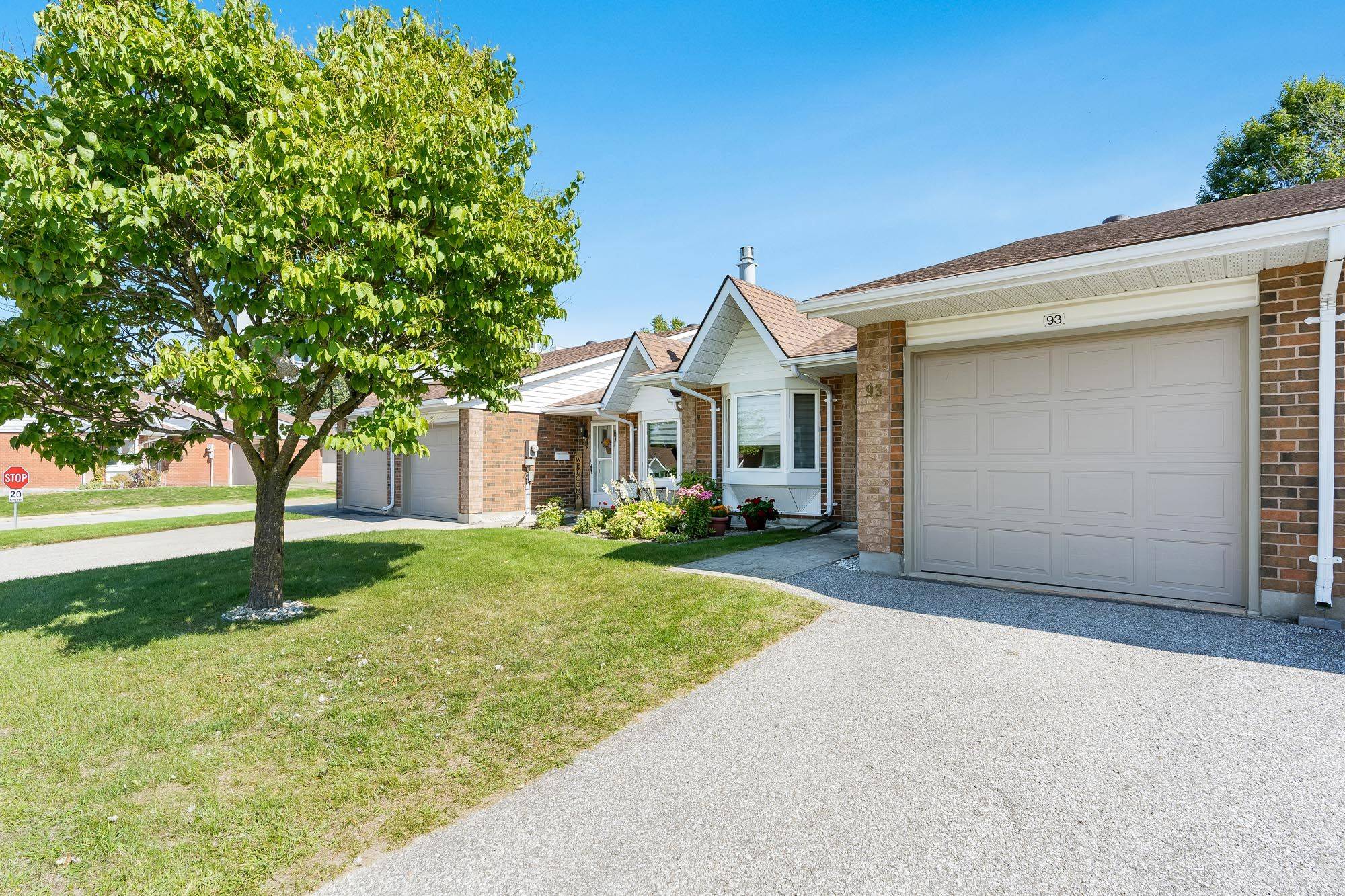 Midland, ON L4R 5B7,696 King ST #93