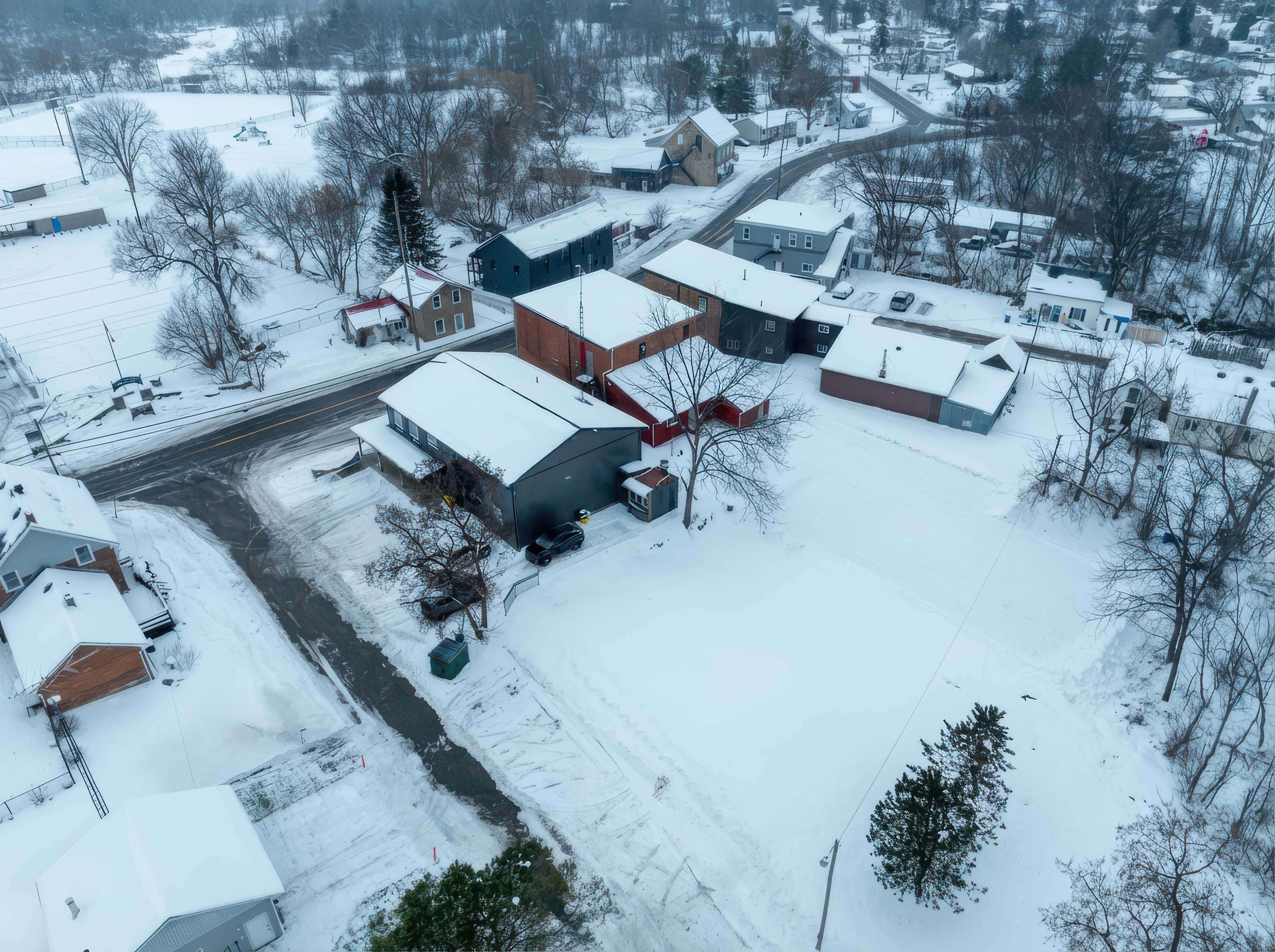 Elizabethtown-kitley, ON K0E 1M0,25 Main ST W