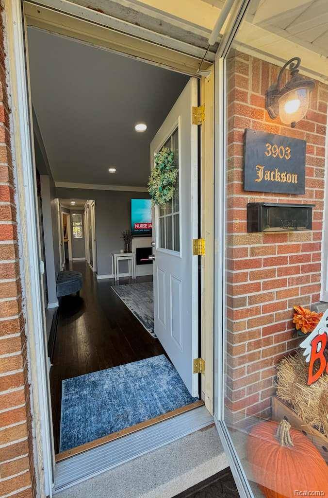 Dearborn Heights, MI 48125,3903 Jackson ST