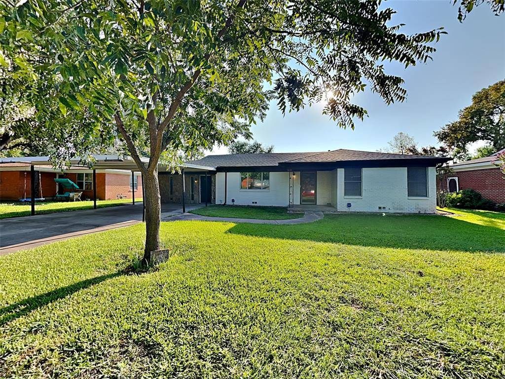 Benbrook, TX 76126,1019 Park Center Street