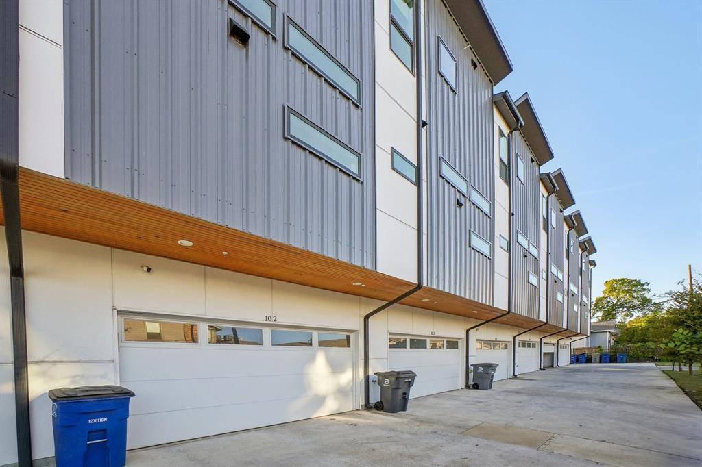 Dallas, TX 75214,145 N Henderson Avenue #102