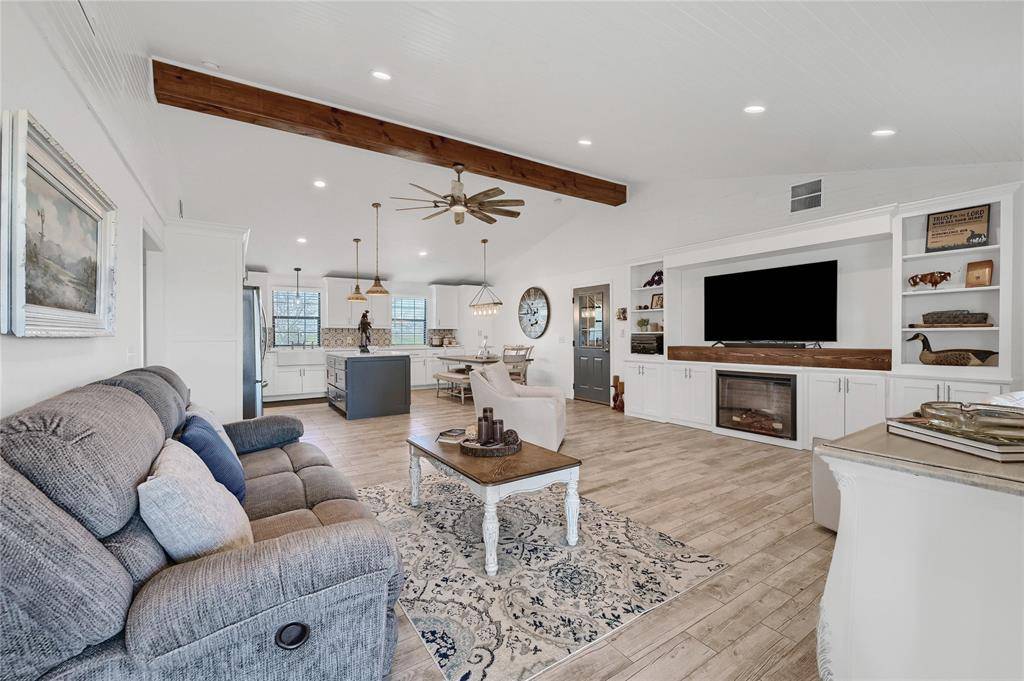 Tioga, TX 76271,132 Windmill Drive