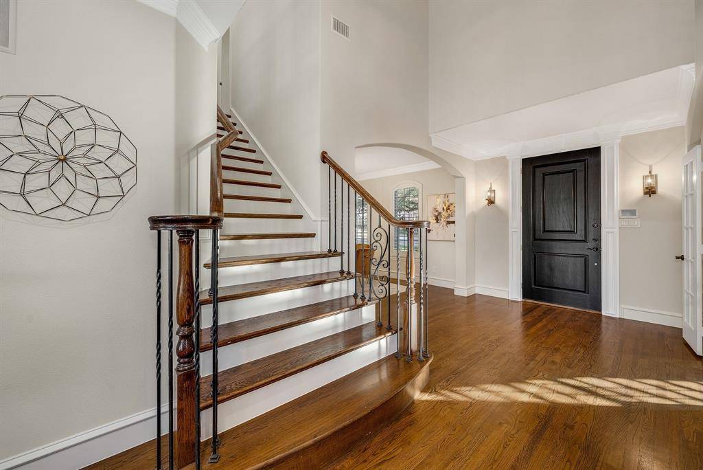 Dallas, TX 75214,6159 Lakeshore Drive