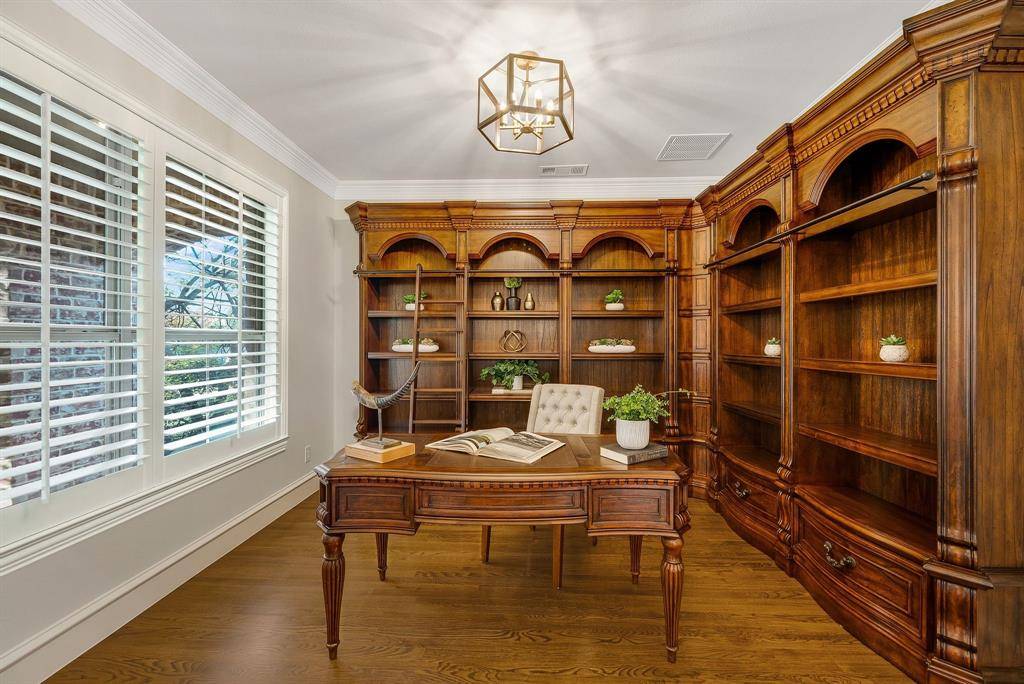 Dallas, TX 75214,6159 Lakeshore Drive