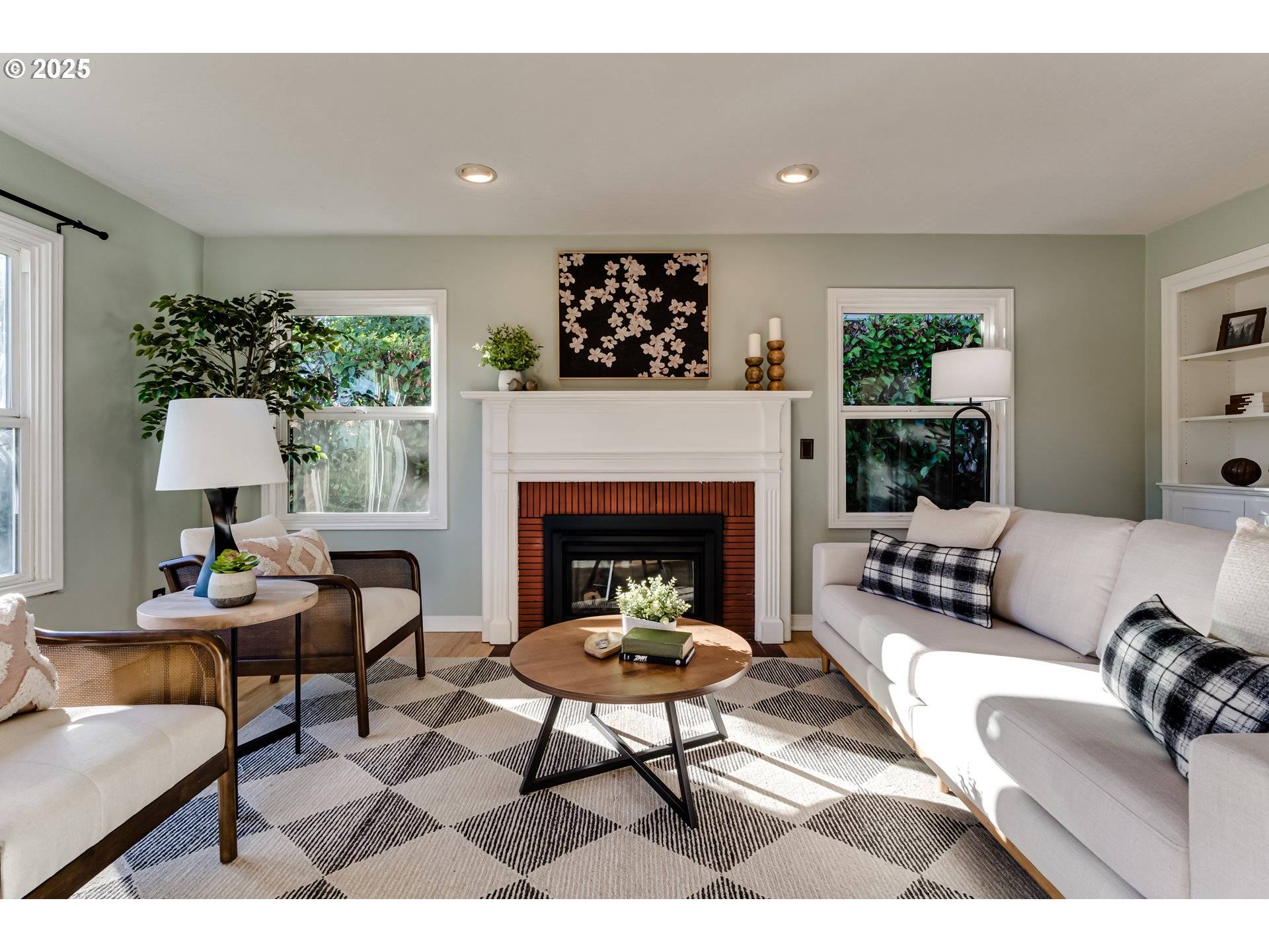 Eugene, OR 97405,2140 MONROE ST