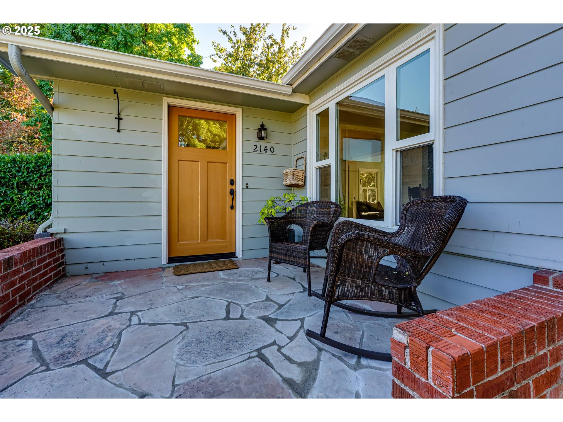 Eugene, OR 97405,2140 MONROE ST