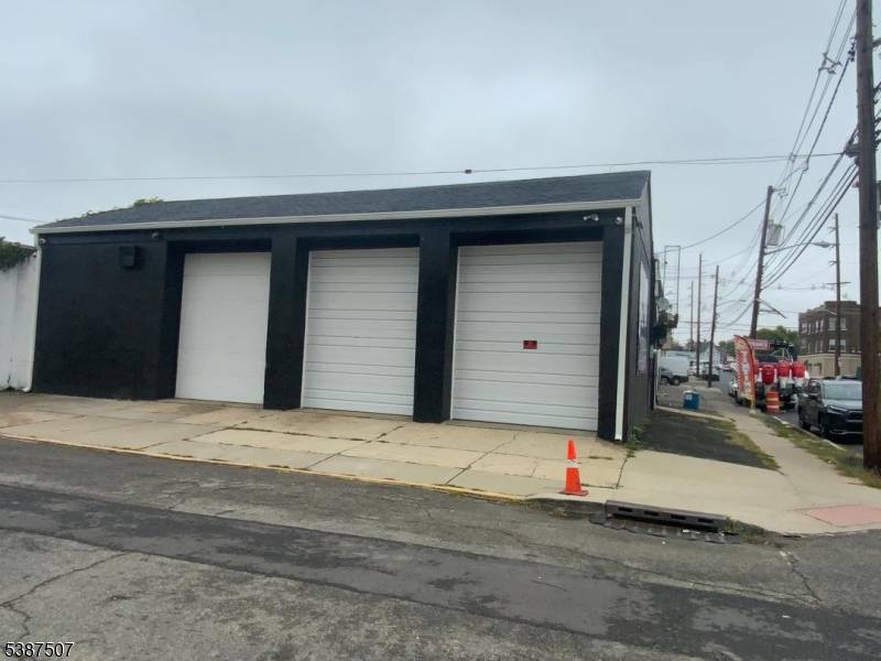 Elizabeth City, NJ 07201,1169-1181 East Broad St