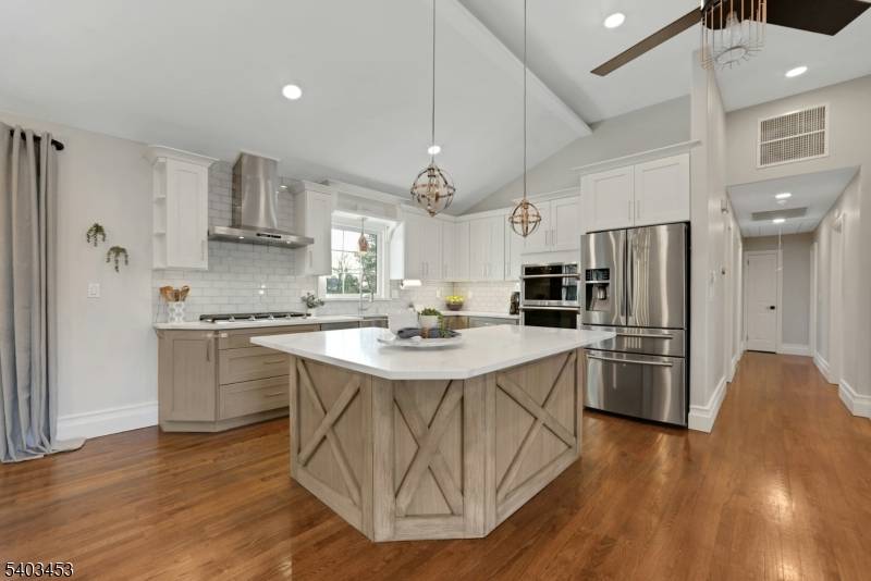 Fair Lawn Boro, NJ 07410,30-06 Morlot Ave