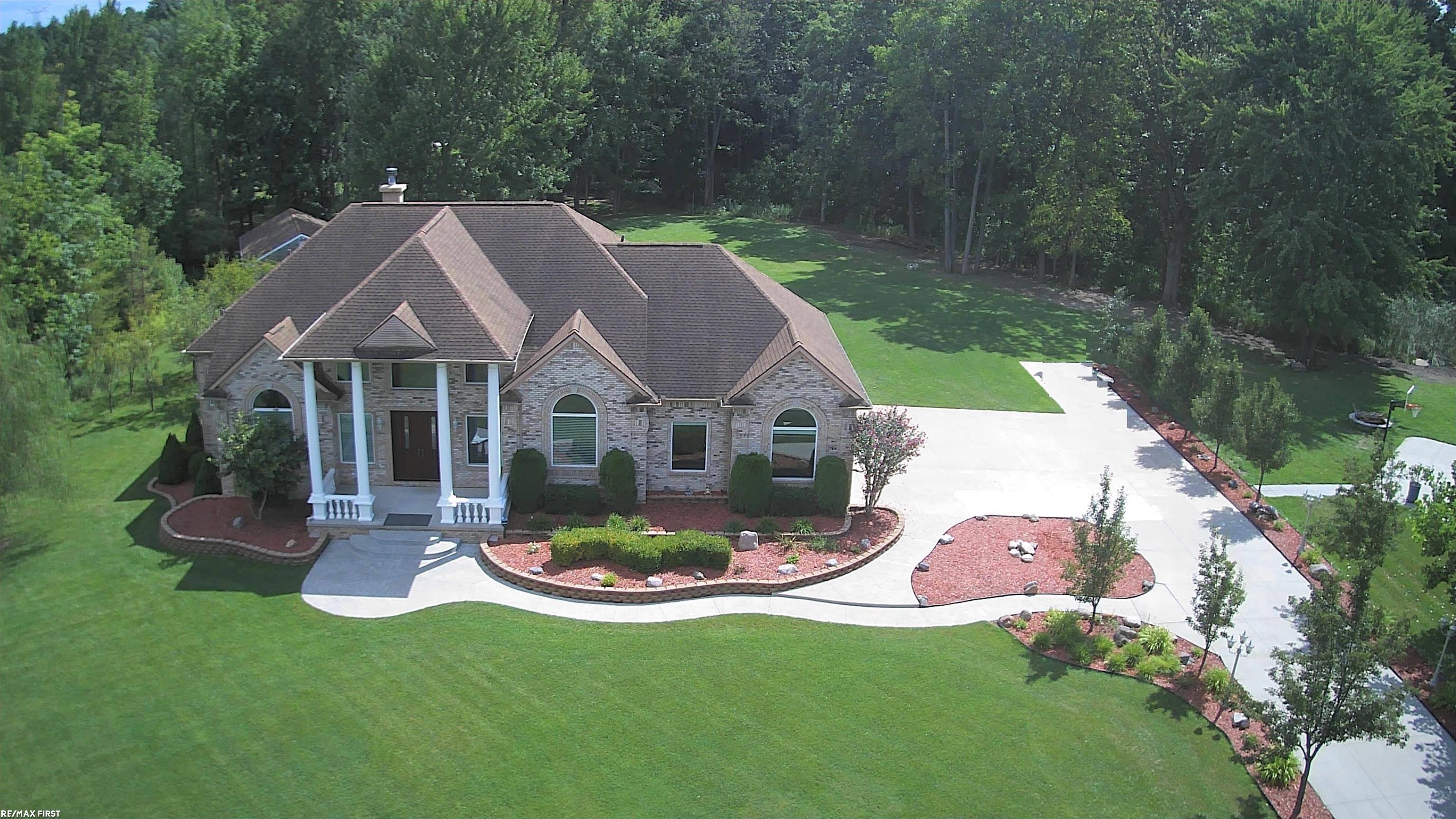 Oakland, MI 48363,400 E Romeo RD