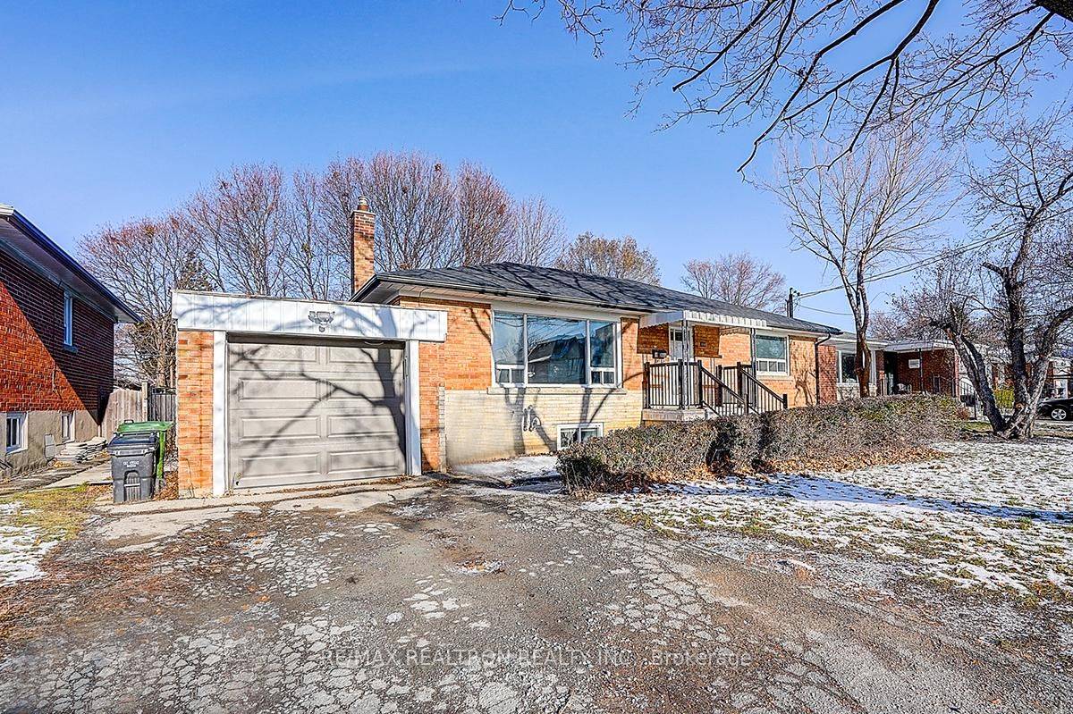 Toronto C06, ON M3H 4K3,156 Combe AVE