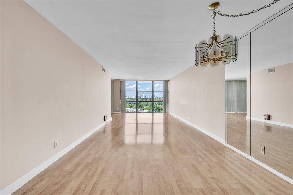 Hallandale Beach, FL 33009,1000 Parkview Dr #925