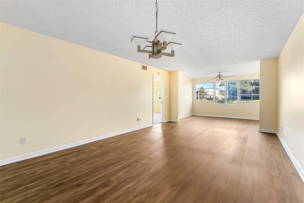 Tamarac, FL 33321,7334 Devon Dr #108