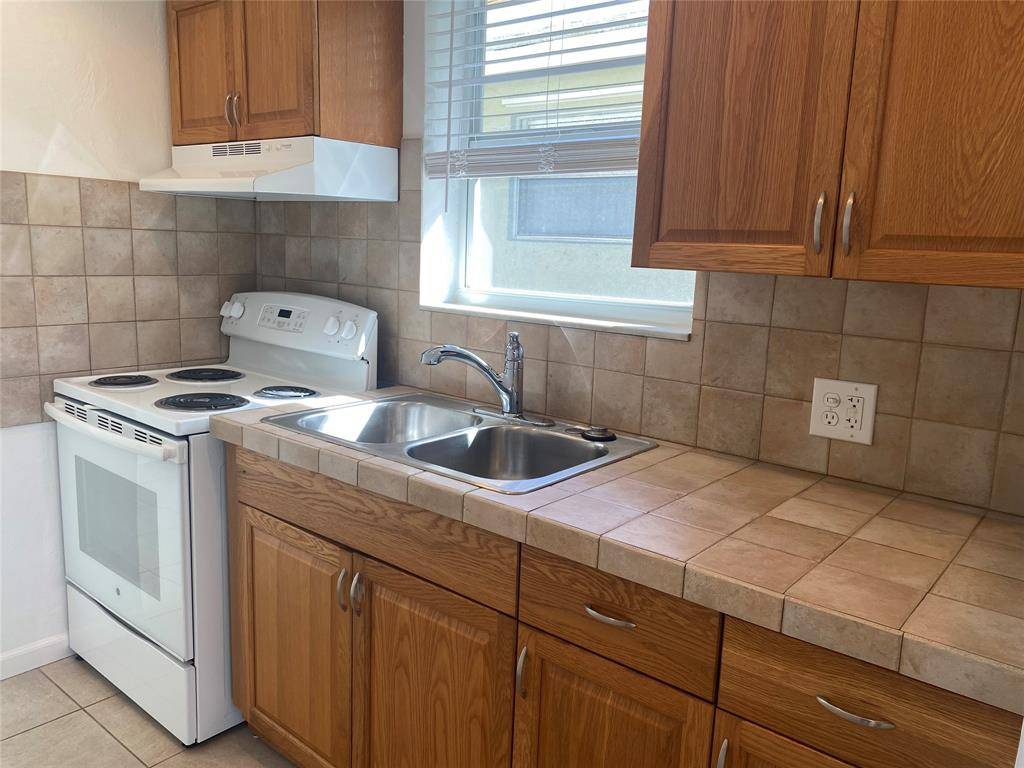 Oakland Park, FL 33334,1629 NE 34th Ln #2