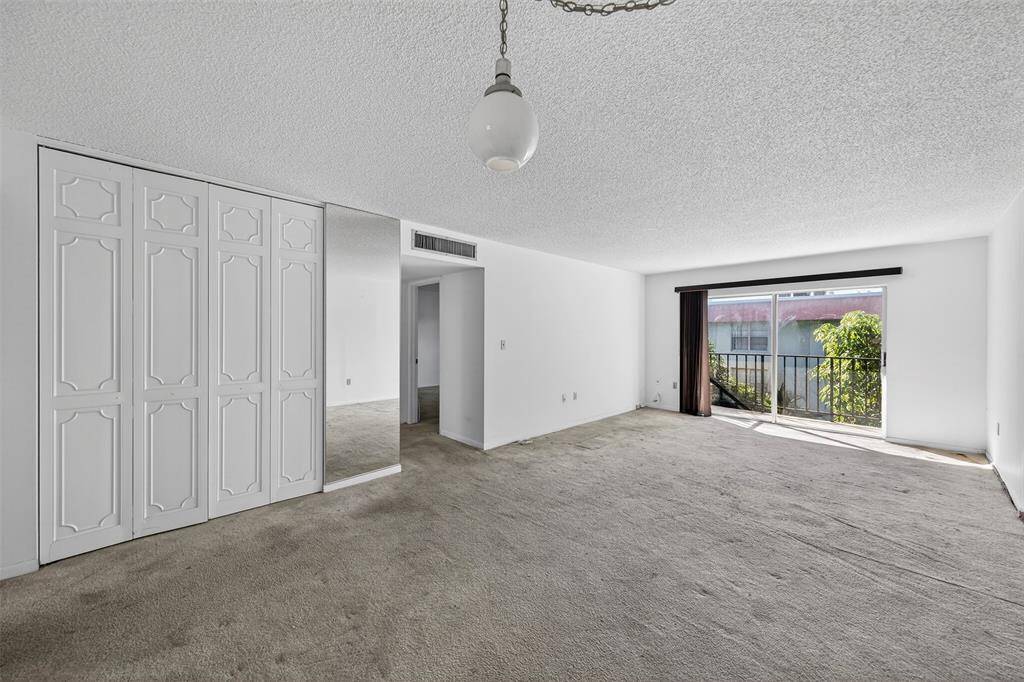 Oakland Park, FL 33311,801 W Oakland Park Blvd #C16